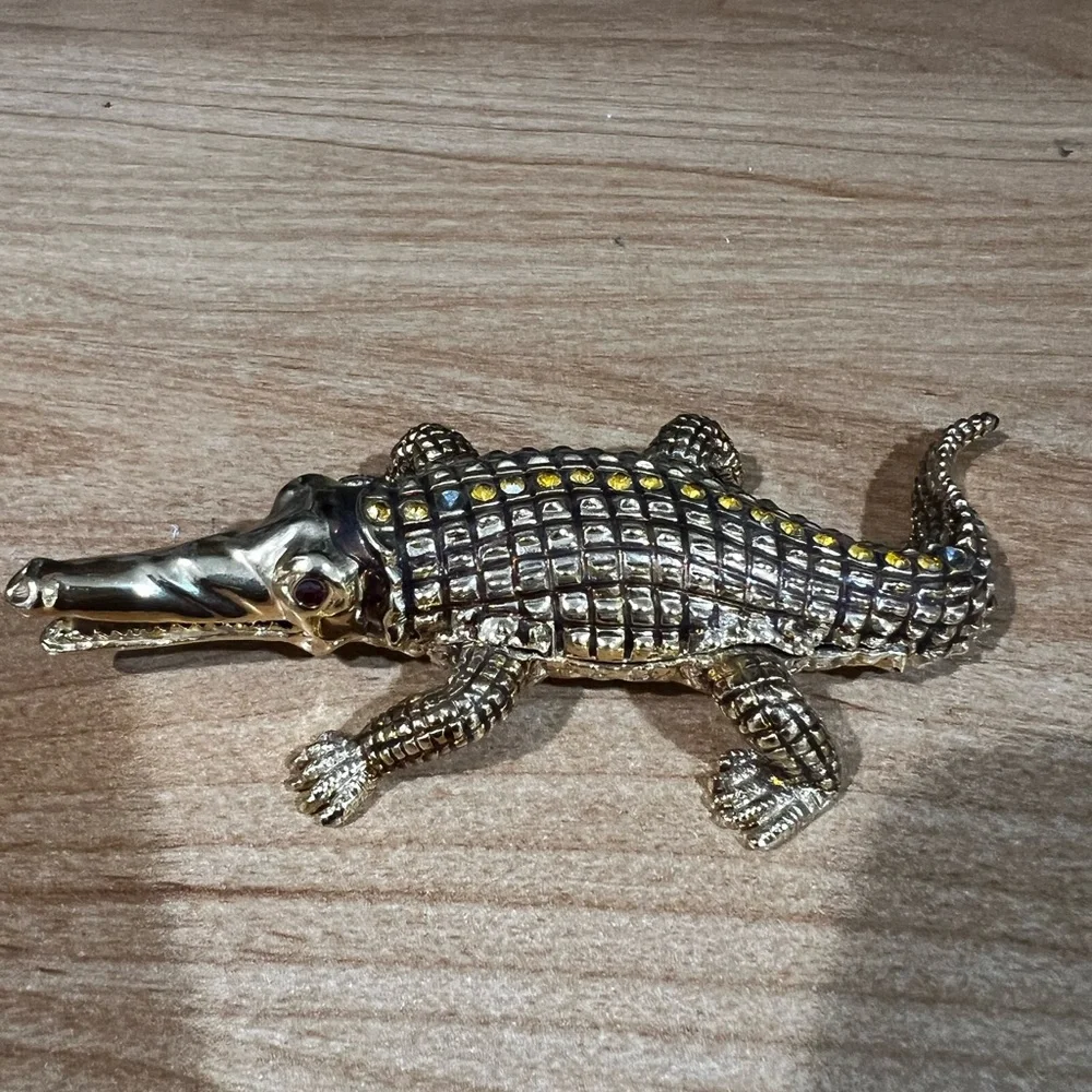 Gold and Silver Crocodile Habitat Accessory